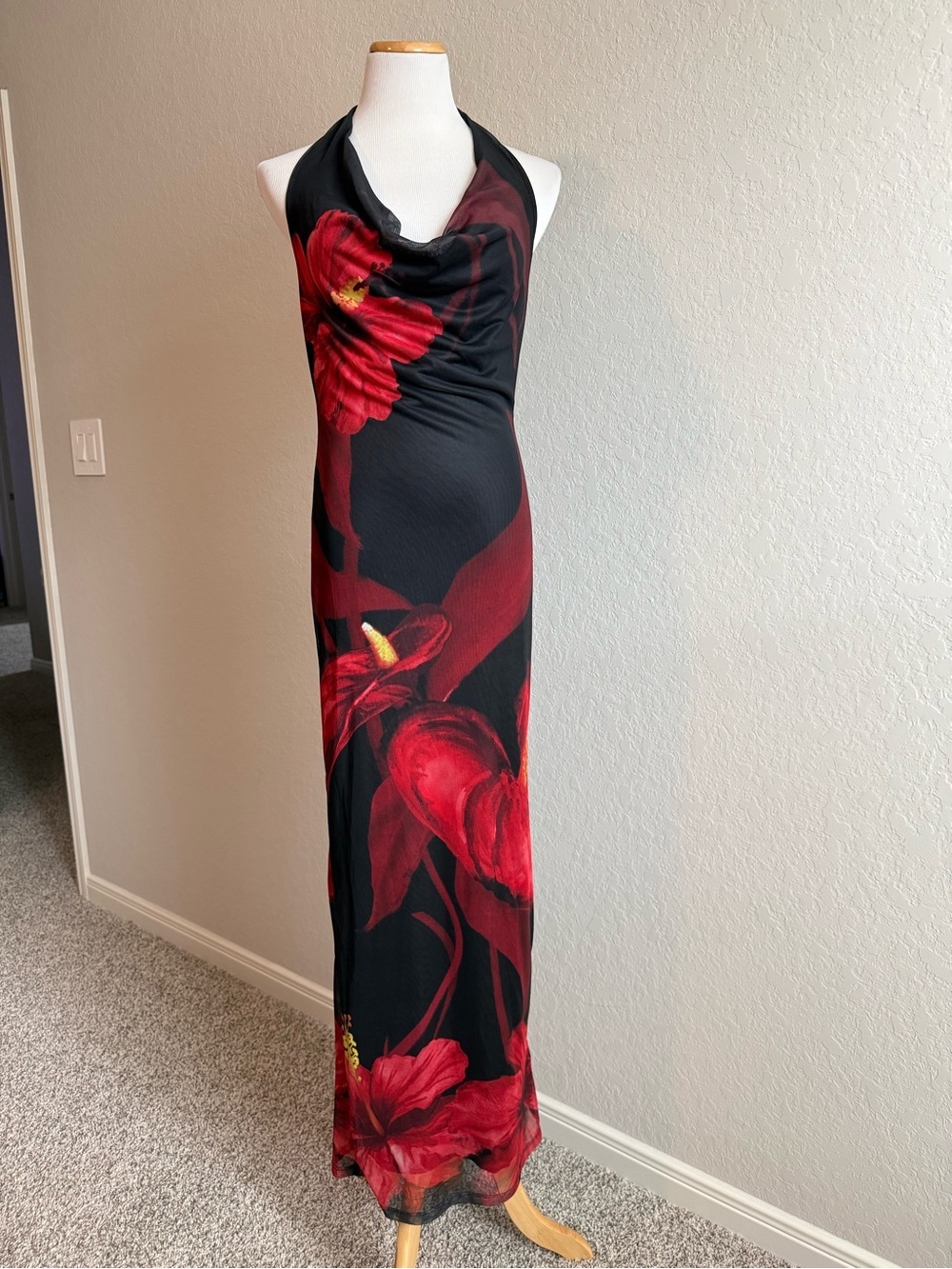 Anthurium Mesh Halter Dress - Picture 3 of 15